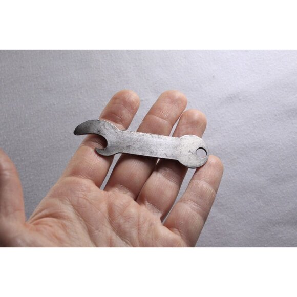 Vintage Bob & Elmer´s Tavern Bellingham WN beer bottle opener, church key - Picture 3 of 9